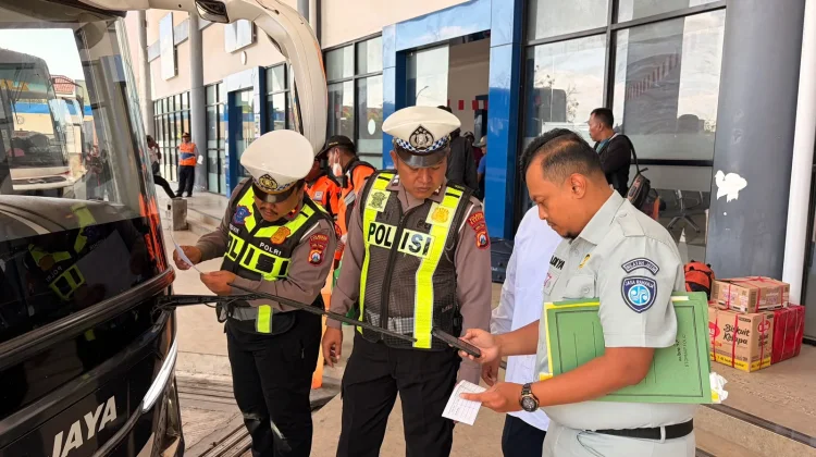 Satlantas Polresta Sumenep Ramp Check Bus Digelar di Terminal