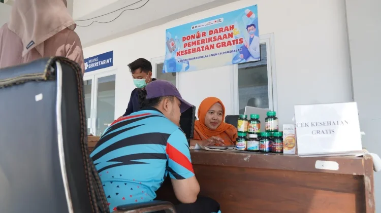 Semarak HUT ke-81 RI, Imigrasi Pamekasan Peduli Kesehatan Masyarakat