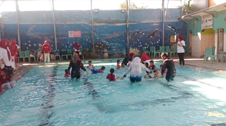 Ekstrakurikuler Berenang di PAUD, Wadah Anak Belajar Mandiri dan Percaya Diri