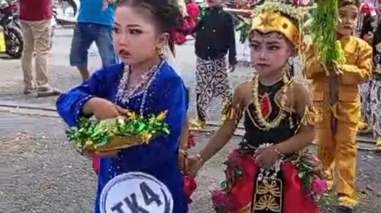 Kecamatan Dasuk Raih Juara 2, Tan Pangantanan Jadi Ajang Lestarikan Budaya Madura