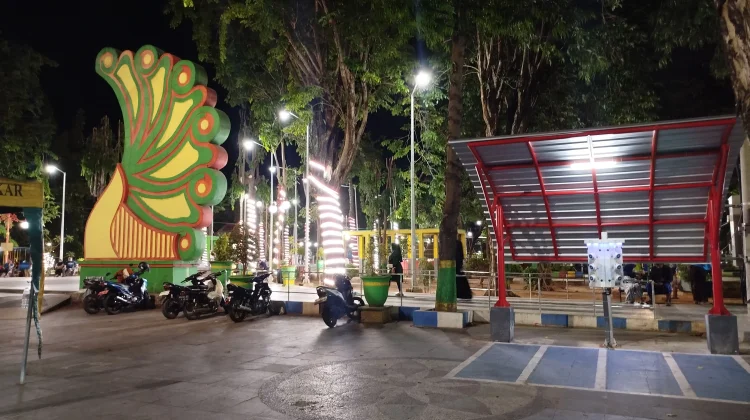 Taman Bunga Dikunjungi Warga pada Libur Maulid Nabi