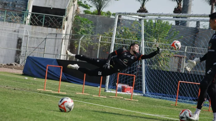 Latihan Diky Indrayana Bersama Madura United Musim Ini