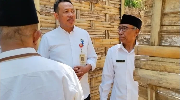 Resmikan Desa Berdaya di Pragaan Laok, DPMD Jatim Tinjau Peternakan 1.000 Ayam