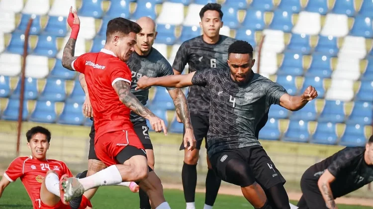 Uji Coba Madura United Hadapi Borneo FC