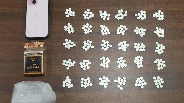 Ratusan Pil Berlogo Y Diamankan di Gapura oleh Polresta Sumenep