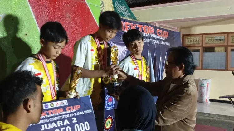 Penutupan Wirasta Climbing Competition Universitas Wiraraja