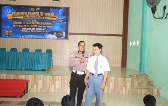 Polresta Sumenep Bekali Pelajar Literasi AI