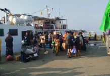 Pemudik Padati Pelabuhan Kalianget menuju ke Wilayah Kepulauan