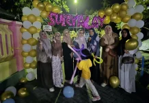 Guru PAUD Suryalaya Gotong Royong Sambut Murid Baru