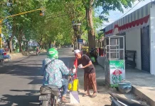 Ratusan Nasi Bungkus Dibagikan Kita Berbagi Sosial Kepada Masyarakat