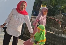 Bentuk Kepedulian, Kita Berbagi Sosial Sumenep Bagikan 75 Nasi Bungkus