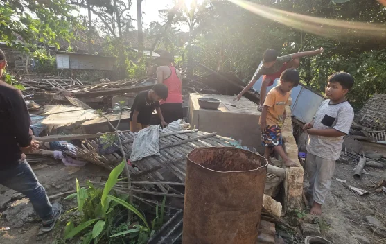 Rumah Warga di Desa Juluk Roboh usai Diterpa Hujan Deras Disertai Angin