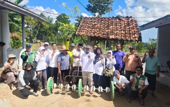 Berita Foto - Tanam Perdana PMAAS di Dasuk - RRI.co.id
