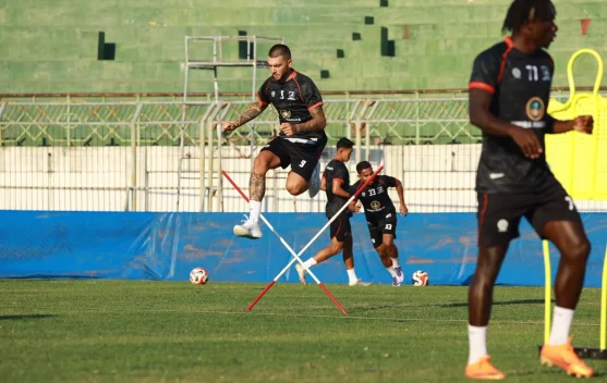 Berita Foto - Latihan Perdana Madura United di Bangkalan - RRI.co.id