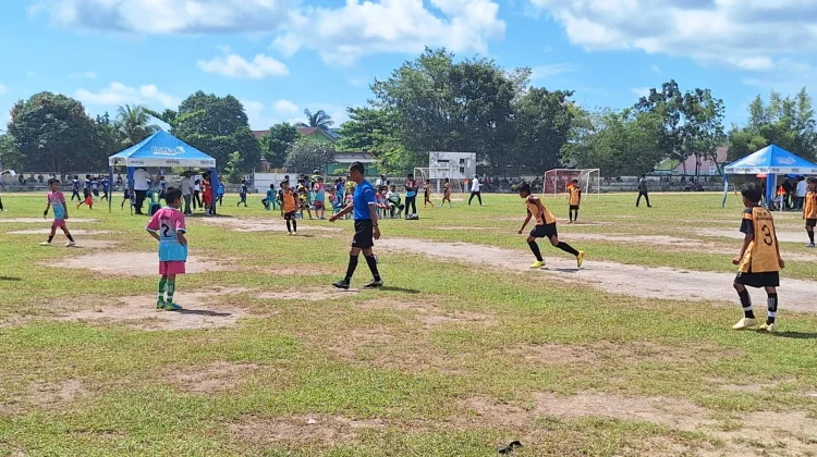 Festival Sepakbola Usia Dini di Stadion Bina Satria Sungailiat
