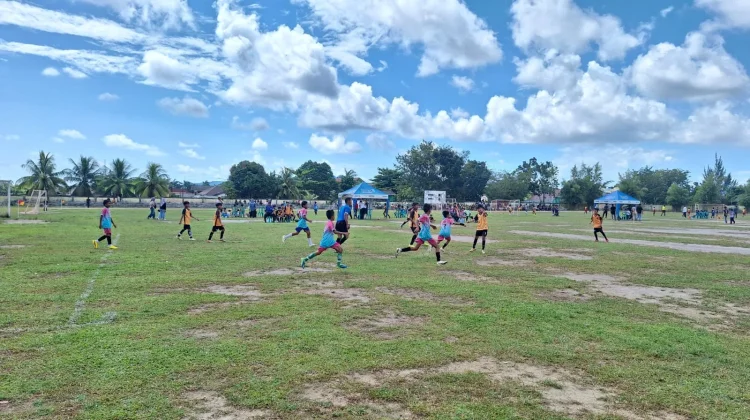 Festival Sepakbola Usia Dini di Stadion Bina Satria Sungailiat