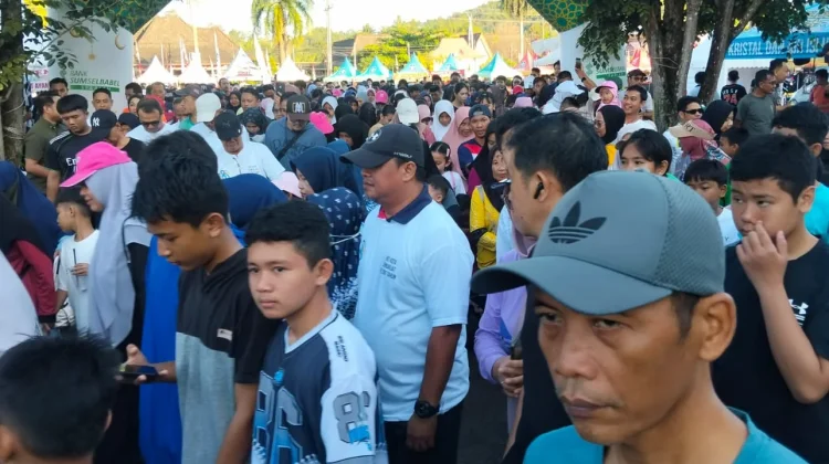 Ribuan Peserta Ikuti Jalan Sehat Peringatan Hari Jadi ke-260 Sungailiat