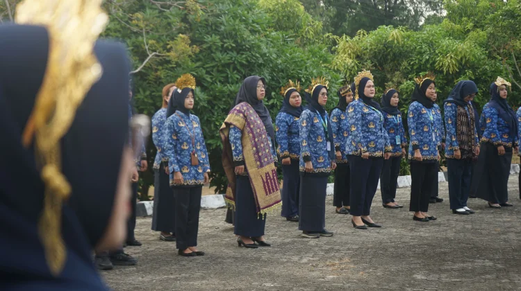 Upacara HUT ke-81 Republik Indonesia di LPP RRI Sungailiat