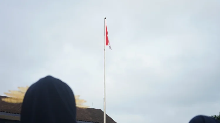 Upacara HUT ke-81 Republik Indonesia di LPP RRI Sungailiat