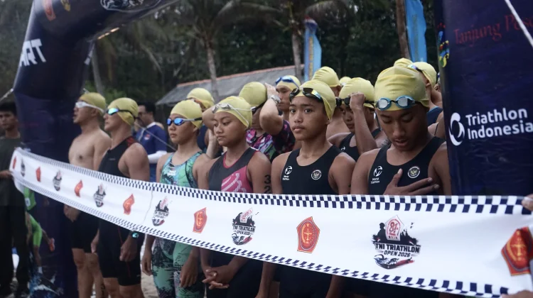 Ratusan Peserta Ikuti TNI Triathlon Open 2026