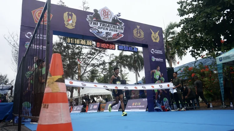Ratusan Peserta Ikuti TNI Triathlon Open 2026