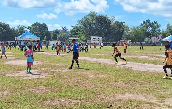 Festival Sepakbola Usia Dini di Stadion Bina Satria Sungailiat