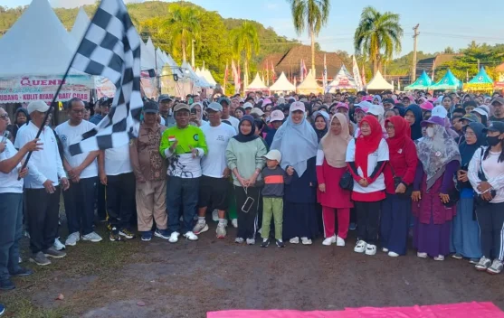 Ribuan Peserta Ikuti Jalan Sehat Peringatan Hari Jadi ke-260 Sungailiat