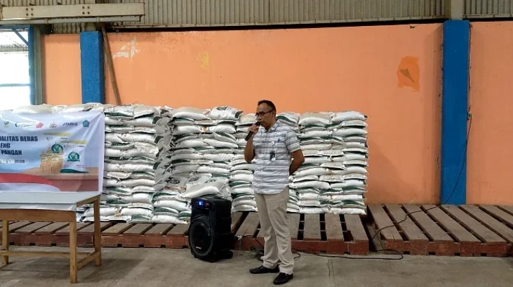 Perum Bulog Launching Program Bantuan Beras di Sangihe