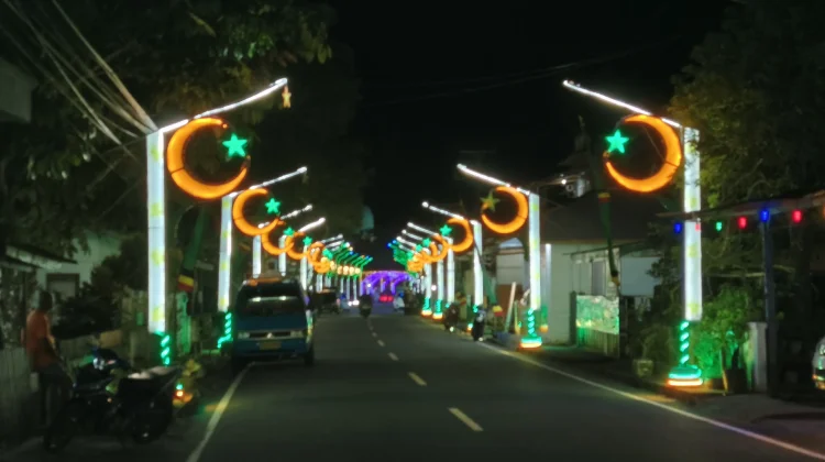 Lampu Hias Warnai Jalan Tidore Sangihe jelang Idul Fitri