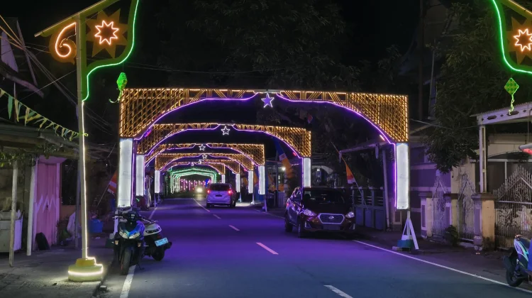 Lampu Hias Warnai Jalan Tidore Sangihe jelang Idul Fitri