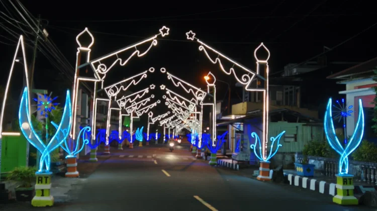 Lampu Hias Warnai Jalan Tidore Sangihe jelang Idul Fitri