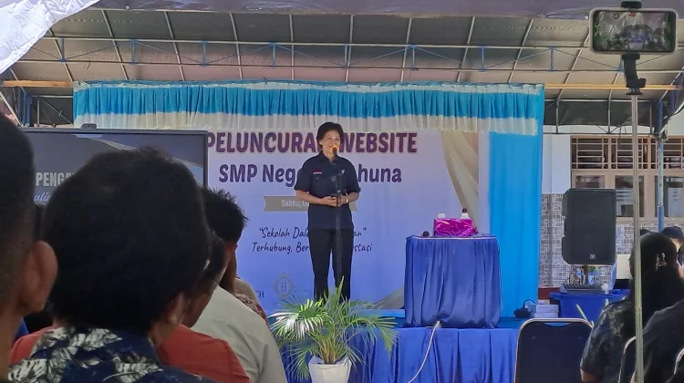 Bupati Sangihe Resmi Luncurkan Webside SMPN Satu Tahuna