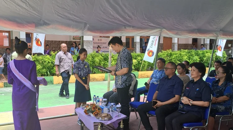 Bupati Sangihe Resmi Luncurkan Webside SMPN Satu Tahuna