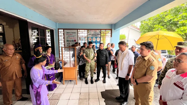 Kajati Sulut Tinjau Pendistribusian MBG di SMA Negeri 1 Tahuna