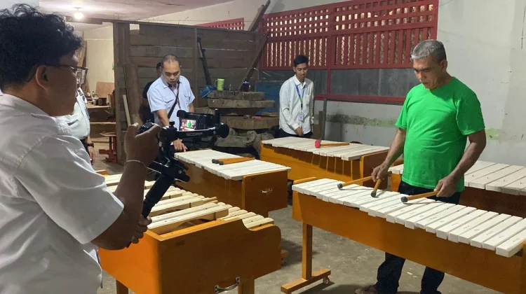 Lapas Tahuna Kembangkan Potensi Warga Binaan dengan Pembuatan Kolintang