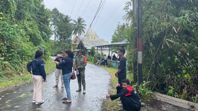Longsor Terjang Kampung Lesabe I Manalu, Akses Warga Terganggu