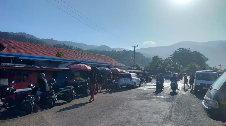 Harga Kebutuhan Pokok di Pasar Towo'e Tahuna Stabil, Cabai Turun Rp60 Ribu perkilo