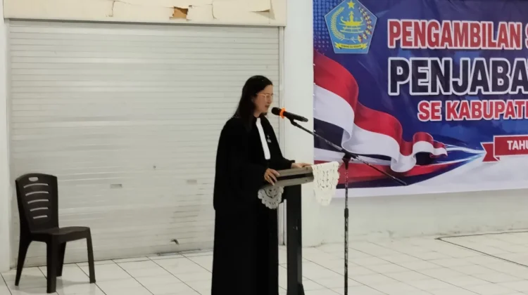 Bupati Michael Thungari Lantik 97 Kapitalaung Se-Kabupaten Kepulauan Sangihe