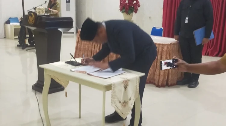 Wakil Bupati Tendris Bulahari Lantik Pejabat di Lingkungan Pemkab Sangihe