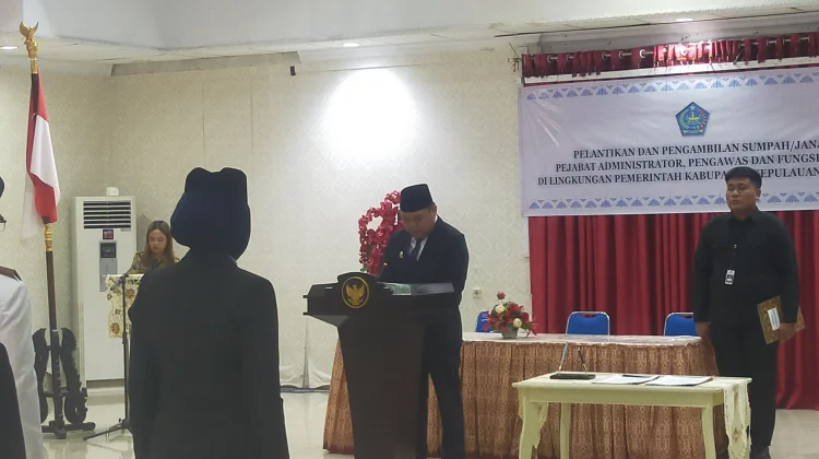 Wakil Bupati Tendris Bulahari Lantik Pejabat di Lingkungan Pemkab Sangihe