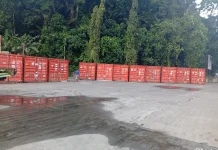 Ratusan Kontener di Turunkan Kapal Tol Laut