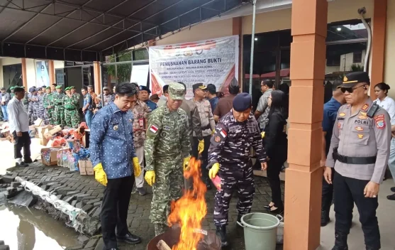 Polres Sangihe Musnahkan Miras dan Jenis Obat Tertentu