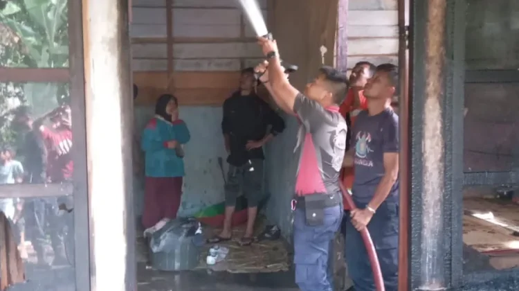 Kebakaran Rumah di Timangan Gading, BPBD Aceh Tengah Kerahkan Dua Armada Damkar