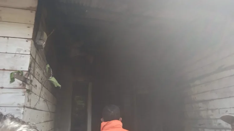 Kebakaran Rumah di Timangan Gading, BPBD Aceh Tengah Kerahkan Dua Armada Damkar
