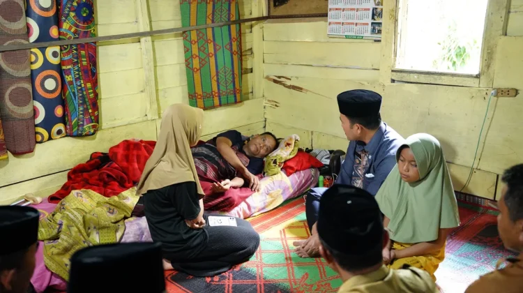 Bupati Haili Yoga Turun Langsung, Bantu Warga yang Mengidap Diabetes Melitus Akut