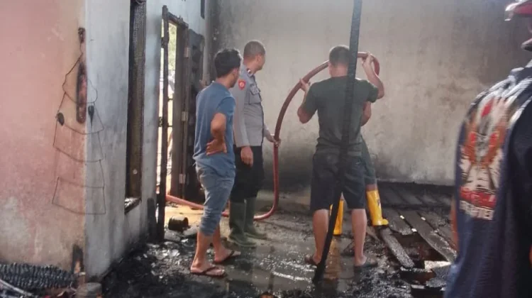 Konsleting Listrik Picu Kebakaran, Satu Rumah di Kecamatan Bintang Hangus