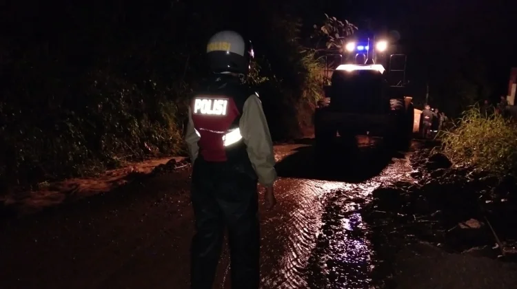 Longsor Susulan Putuskan Akses Jalan Nagan Raya–Takengon