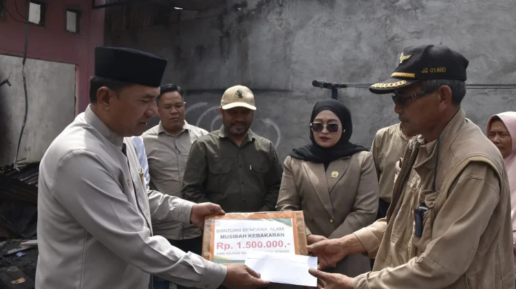 Muchsin Hasan Salurkan Bantuan ke Korban Kebakaran Kebayakan