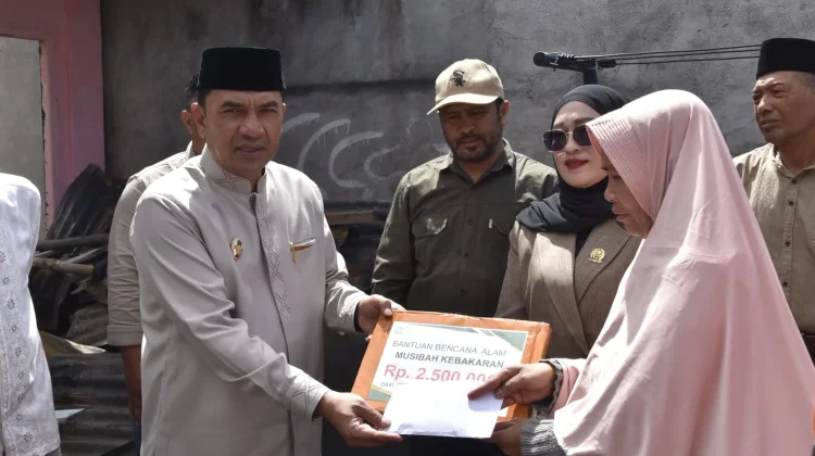Muchsin Hasan Salurkan Bantuan ke Korban Kebakaran Kebayakan