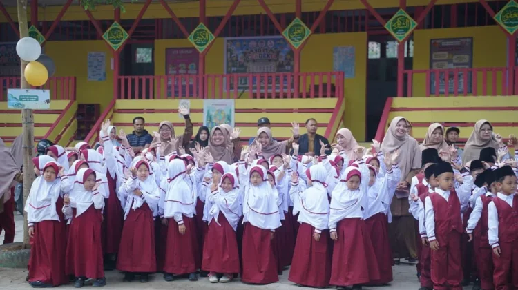 Cinta, Harapan dan Pengorbanan! Tertata Indah Bermula Bersekolah